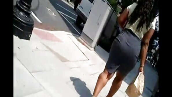 Adolescenții languroși se bucură de un sex lesbian pasional