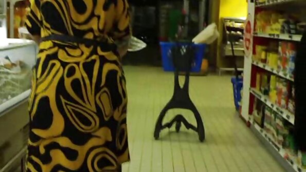 Doamnele iubitoare de Dick fac o scenă erotică în trei