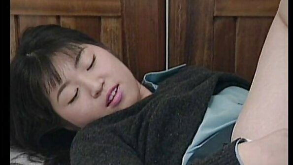 Jamie Jackson, drăguțul tatuat, călărește o cumpărare neagră în aer liber cu pizda ei